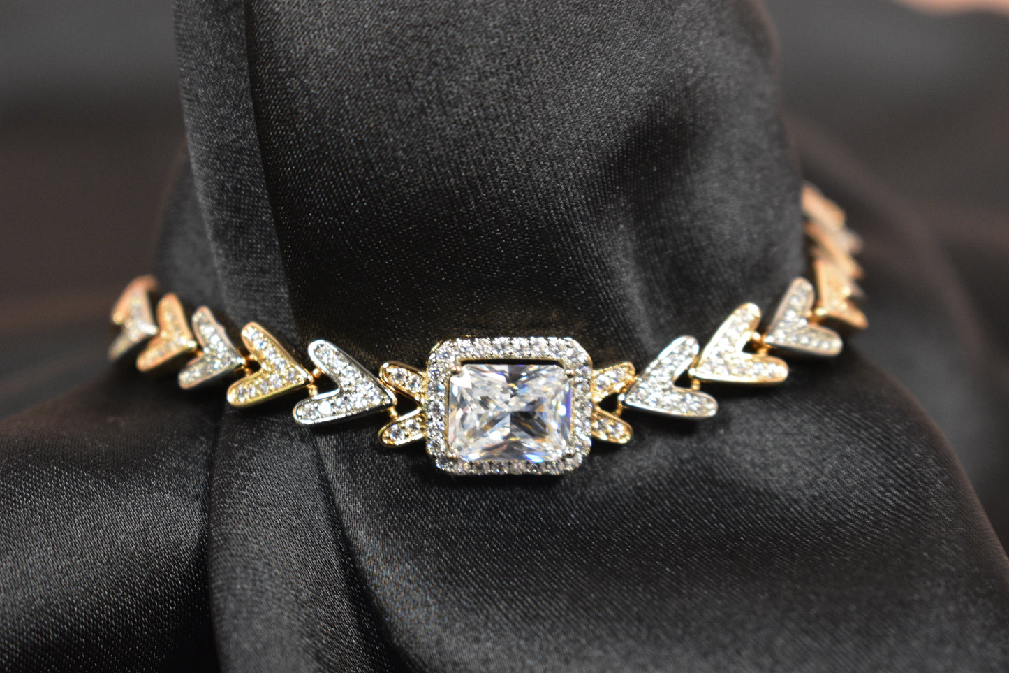 MALAKIN Collection: Fleche Solitaire Bracelet