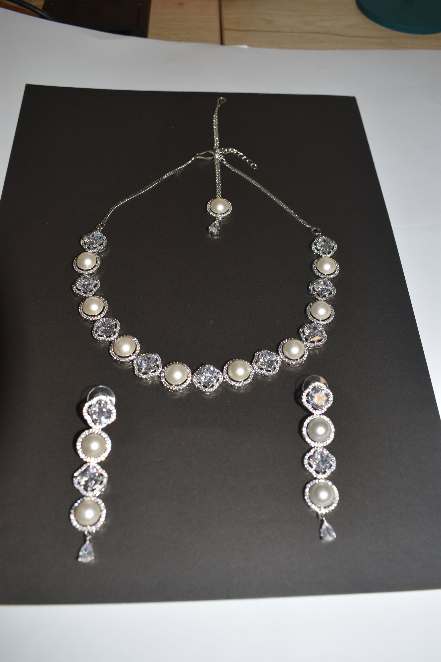 NURVEIL Collection: Lumiere Pearl Necklace Set