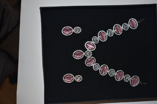 DILAVEZ Collection: Rose Ovale Necklace Set