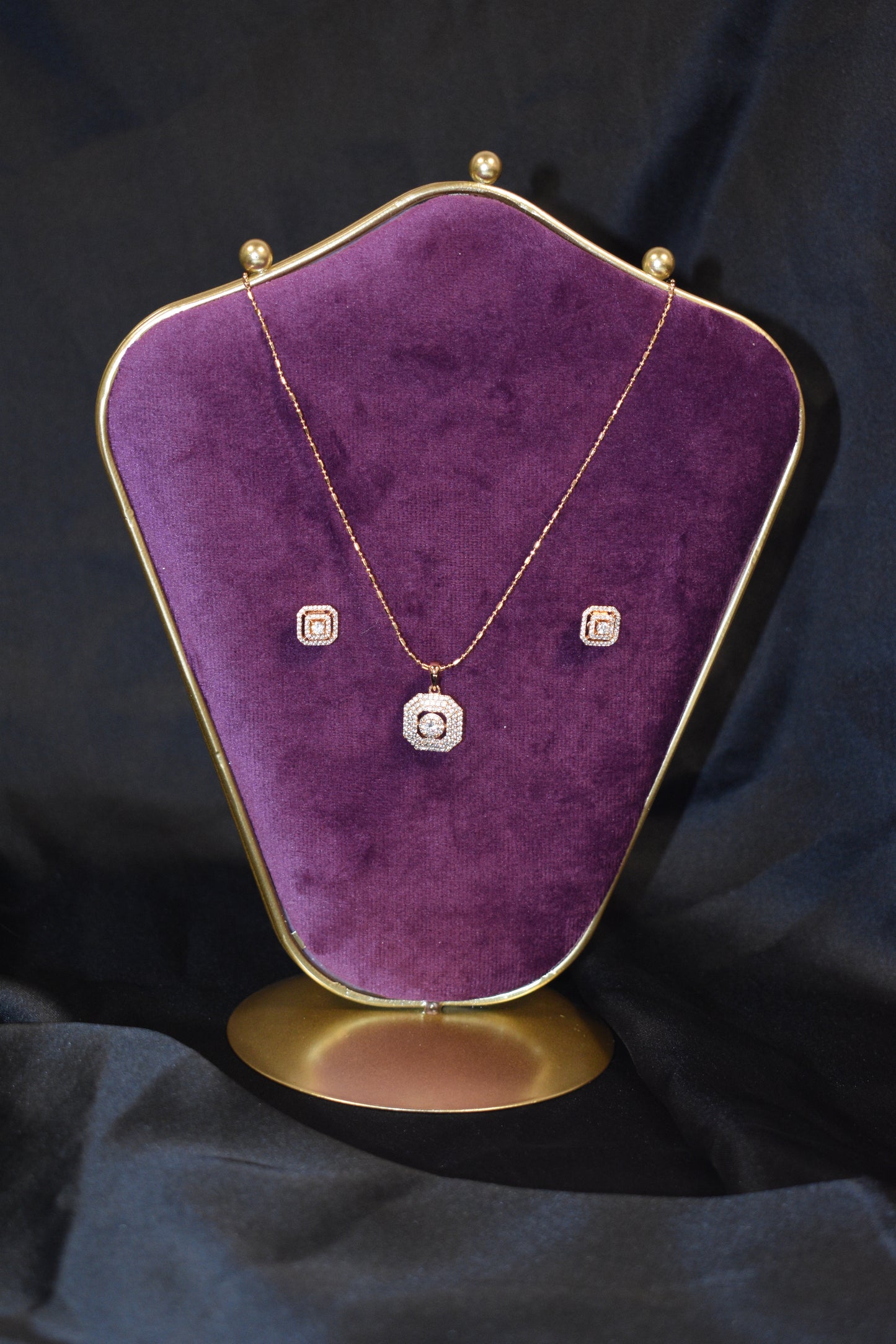 VASL Collection: Carré Lumière Pendant Set