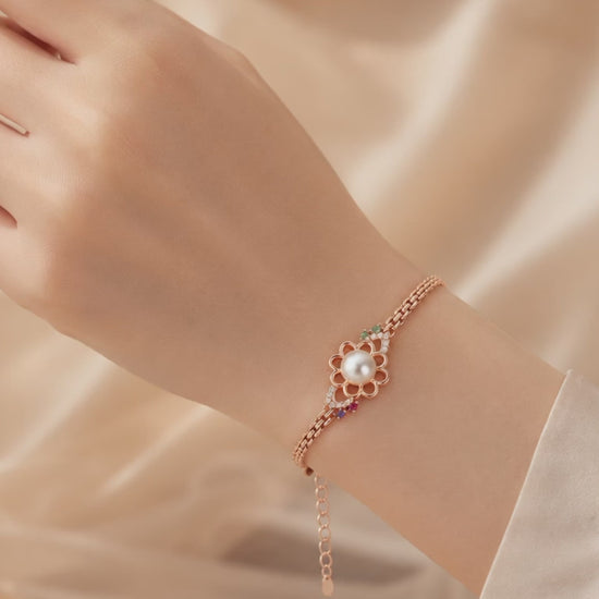 High-end minimalist everyday luxury pearl wristlet for elite women